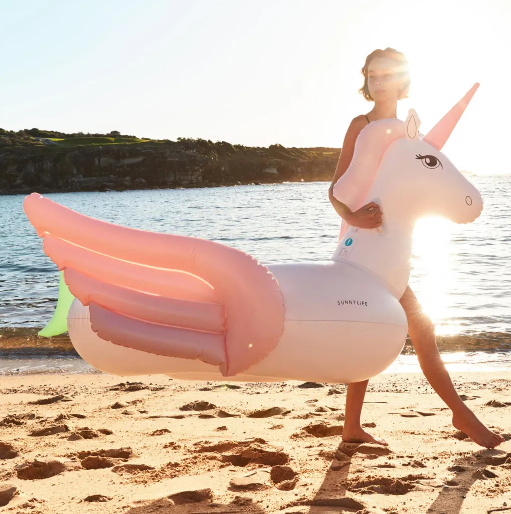 luxe_rideon_unicorn_coral_3.webp Fashion Luxe Ride-On Unicorn Coral Ombre Floats