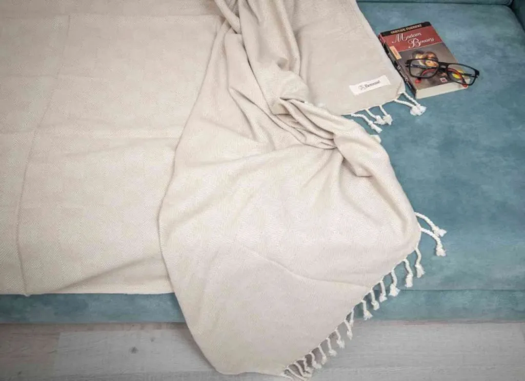 milas_xl_throw_blanket_3.webp Online Milas XL Throw Blanket Towels