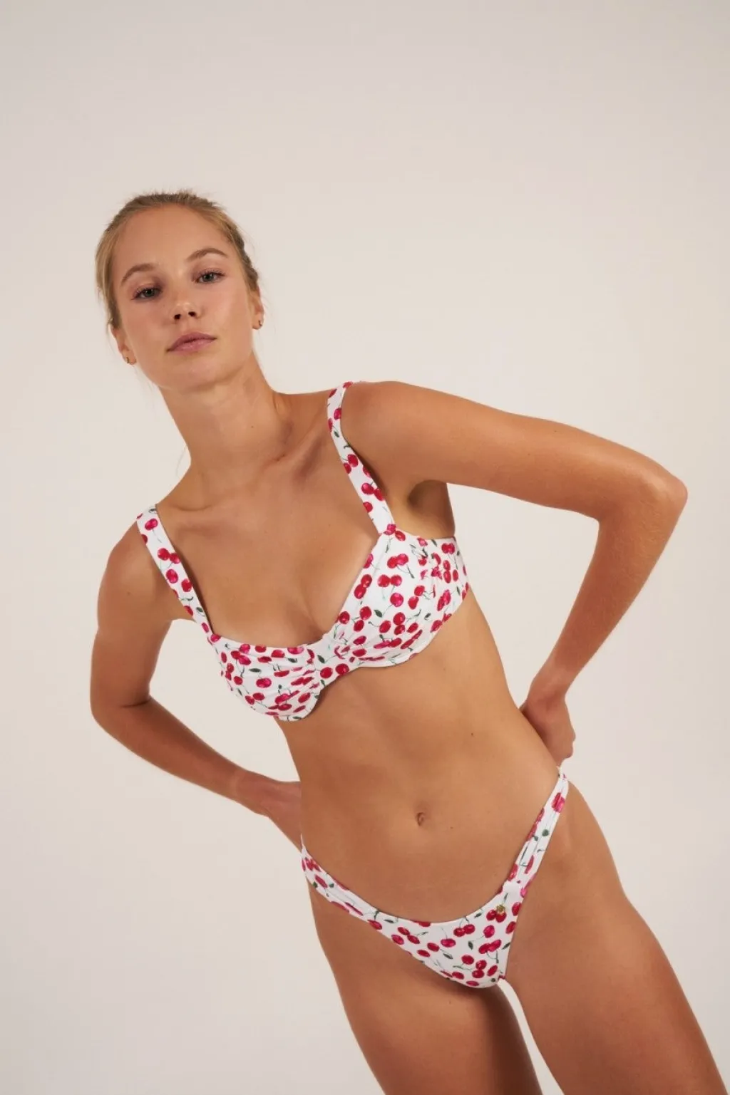 picota_lis_top__gone_bana_2.webp Fashion Lis Top | Gone Bananas Beachwear | San Diego, CA | Underwire Top